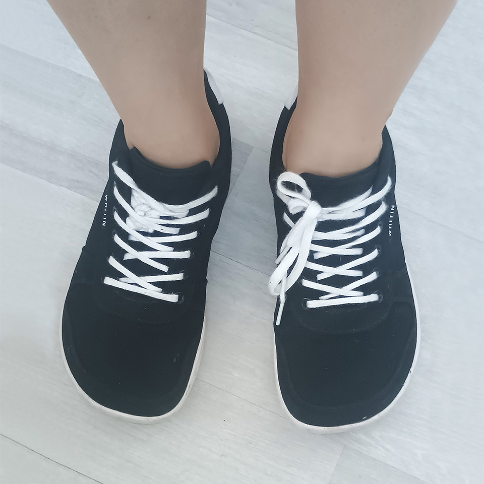 WHITIN Minimalist Sneakers. Photo: Roman Polishchuk